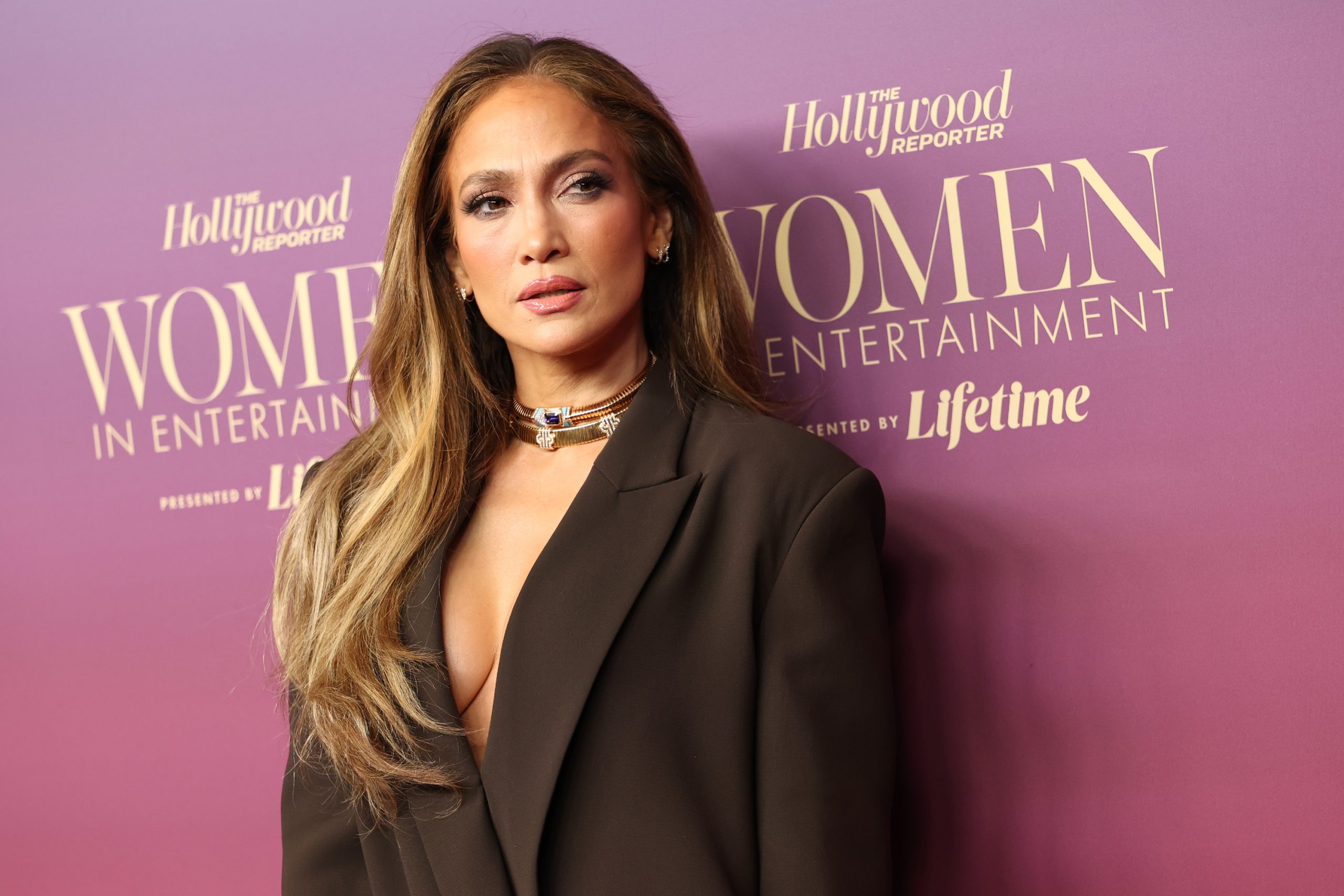 Jennifer Lopez: Ξέσπασε σε κλάματα καθώς παραλάμβανε βραβείο – «Στην αρχή με έβλεπαν ως outsider» 1