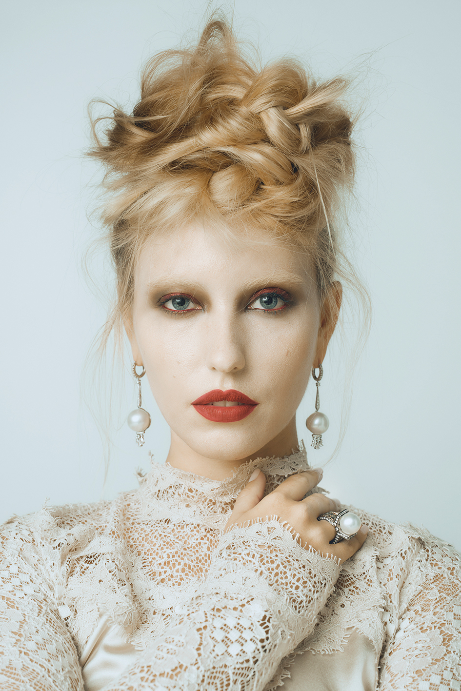 Η Ρένα Γιώτη ανοίγει τον κόσμο της και μιλά για την ομορφιά, τα social media και το ταξίδι της στην υποκριτική 2