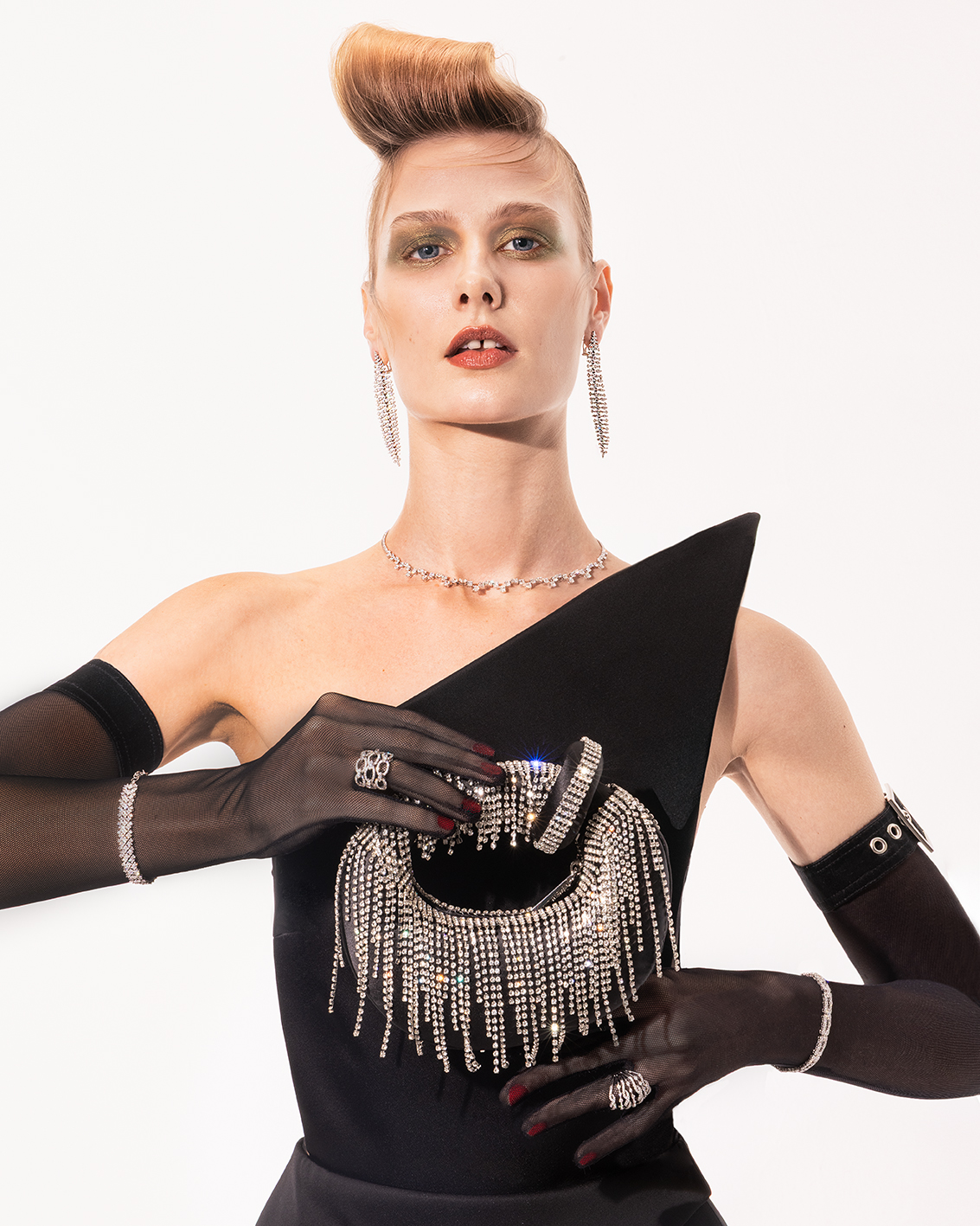 Party Queens – Οι πιο εντυπωσιακοί συνδυασμοί κοσμημάτων και αξεσουάρ θα στρέψουν τα βλέμματα πάνω σας 2