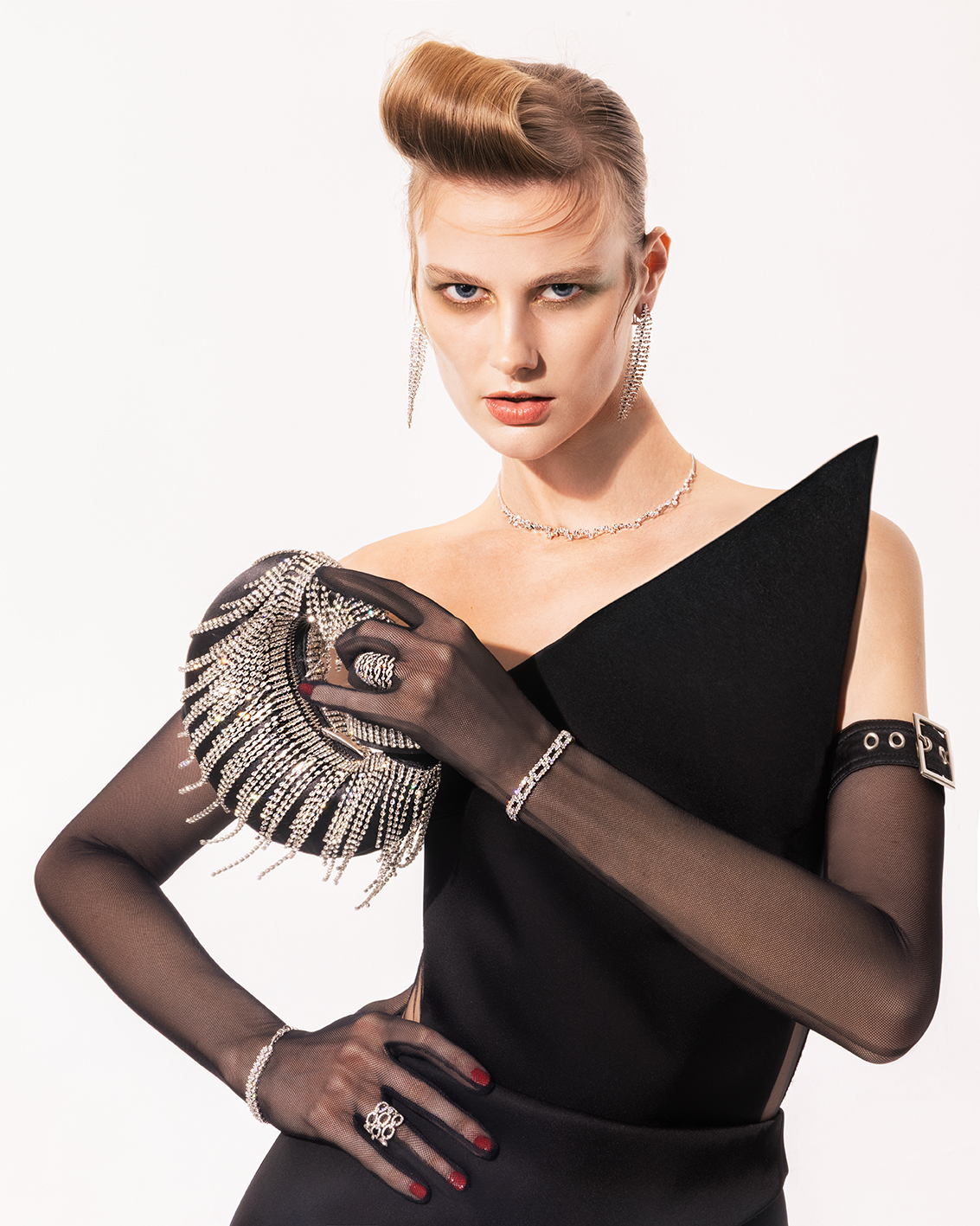 Party Queens – Οι πιο εντυπωσιακοί συνδυασμοί κοσμημάτων και αξεσουάρ θα στρέψουν τα βλέμματα πάνω σας 2