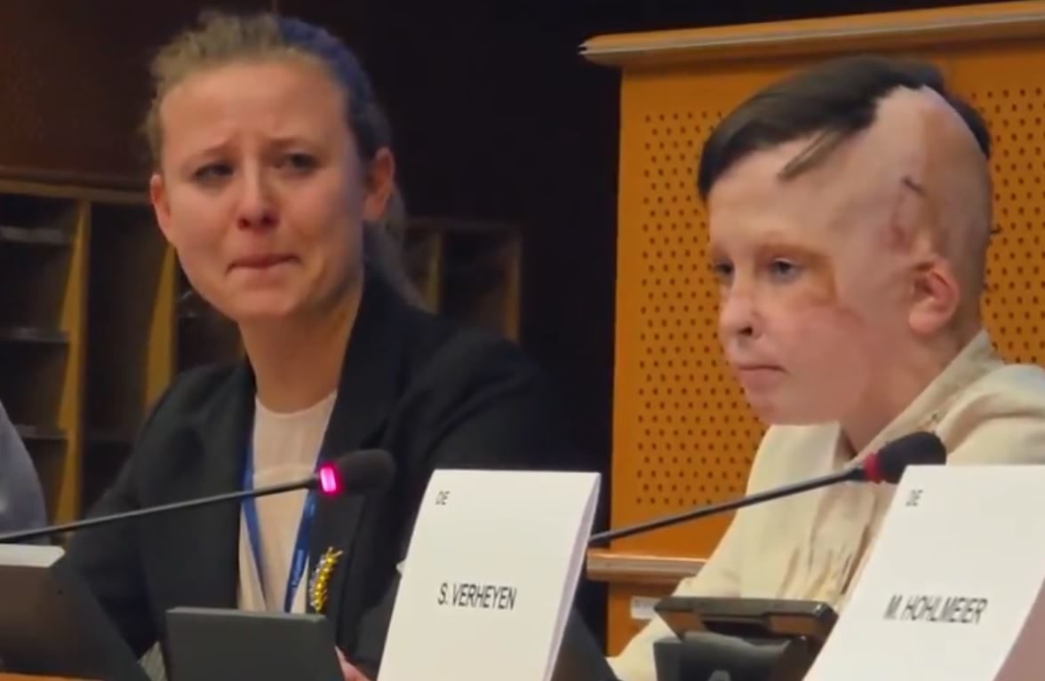 «Ήταν η τελευταία φορά που είδα τη μαμά μου»- Το 11χρονο αγόρι από την Ουκρανία που λύγισε το Στρασβούργο με την ιστορία του