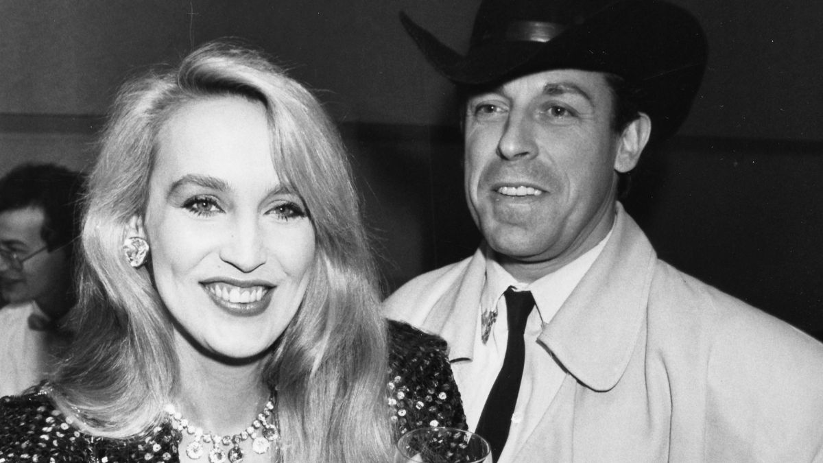 O θρυλικός σχεδιαστής Antony Price έφυγε από την ζωή σε ηλικία 80 ετών 1