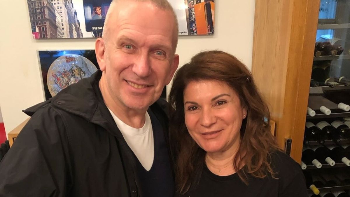 Η Αργυρώ Μπαρμπαρίγου ποζάρει με τον Jean Paul Gaultier που αποθεώνει τα πιάτα της 1