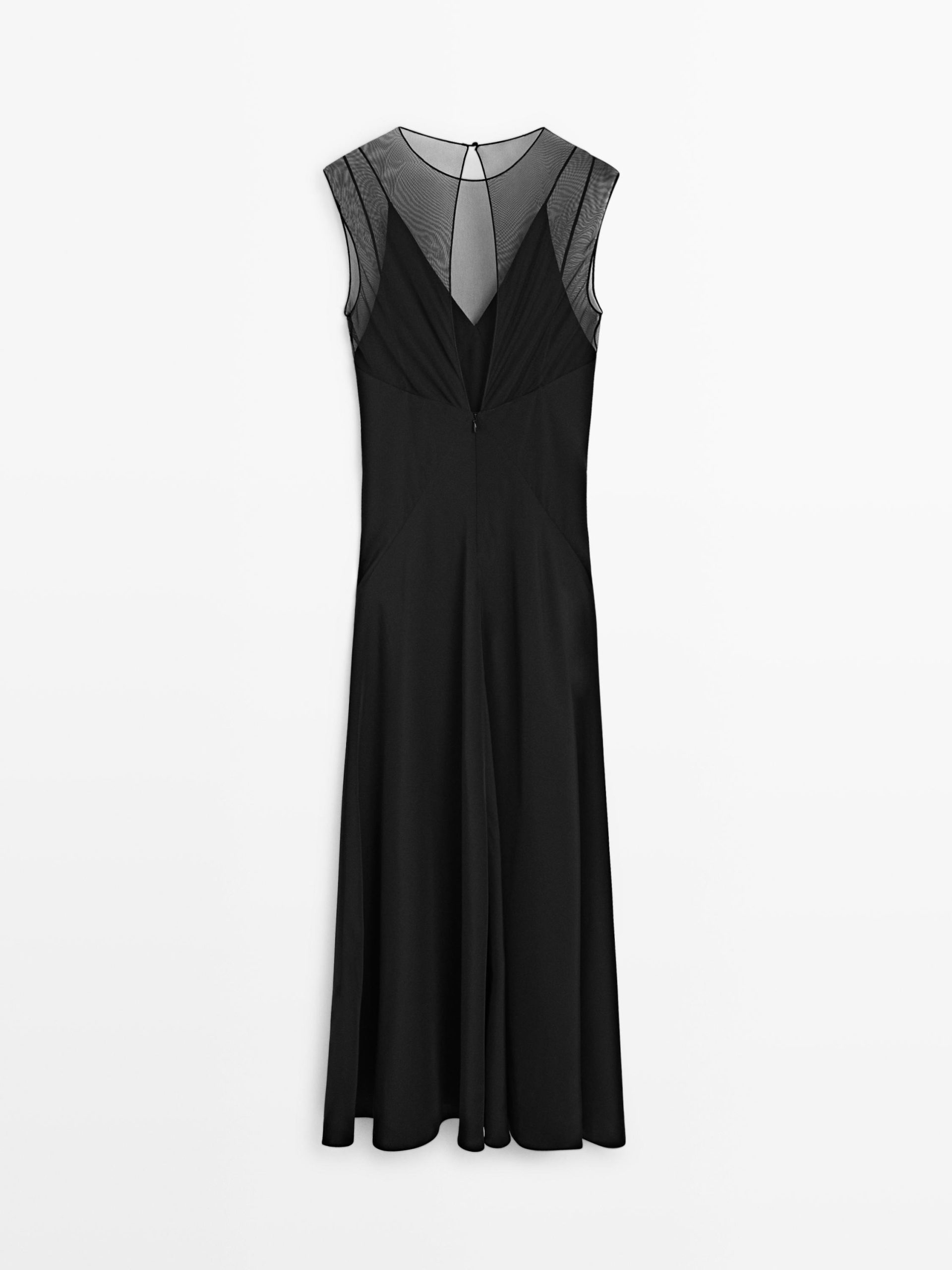 Festive mood: 14 εντυπωσιακά φορέματα για το ρεβεγιόν και τα party που είμαστε καλεσμένες 2