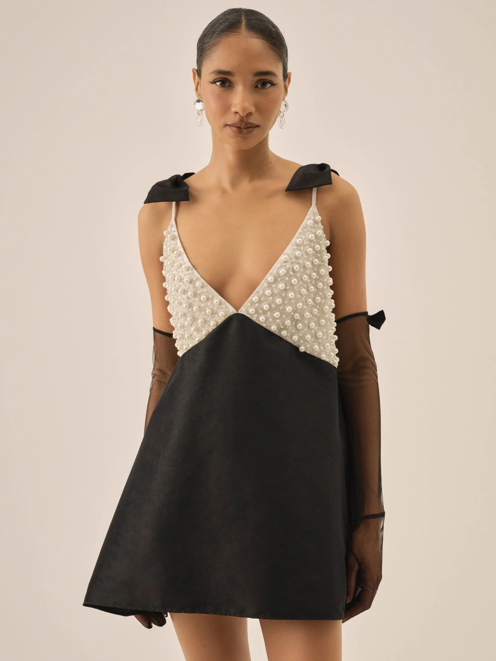 Festive mood: 14 εντυπωσιακά φορέματα για το ρεβεγιόν και τα party που είμαστε καλεσμένες 5