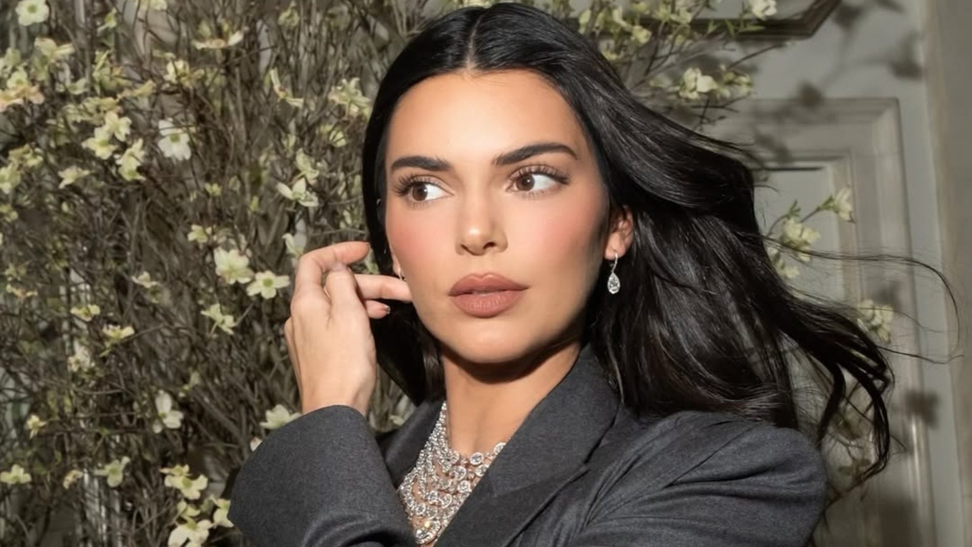 Φριζάρουν τα μαλλιά σας; 8 hair tips για να πάρετε τον έλεγχο στα χέρια σας 1