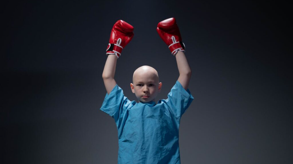 Ο πρώτος άνθρωπος που θεραπεύτηκε από καρκίνο του εγκεφάλου είναι ένα 13χρονο αγόρι