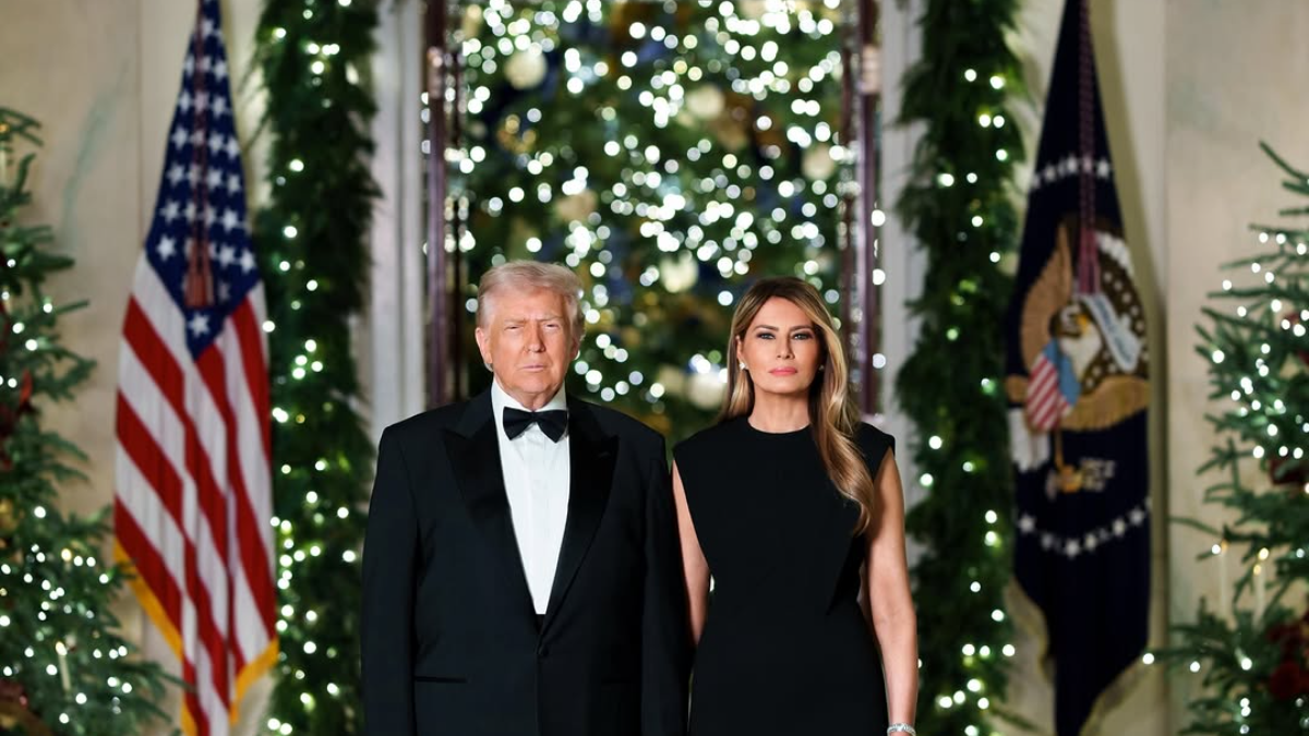 Donald και Melania Trump: Ποζάρουν για το χριστουγεννιάτικό τους πορτρέτο