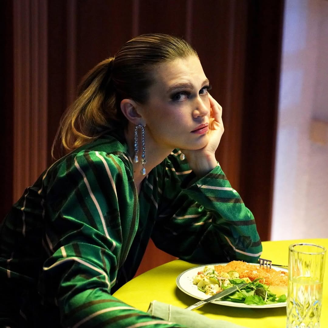 H Κλέλια Ανδριολάτου μας δείχνει 3 υπέροχα χτενίσματα για το ρεβεγιόν 4