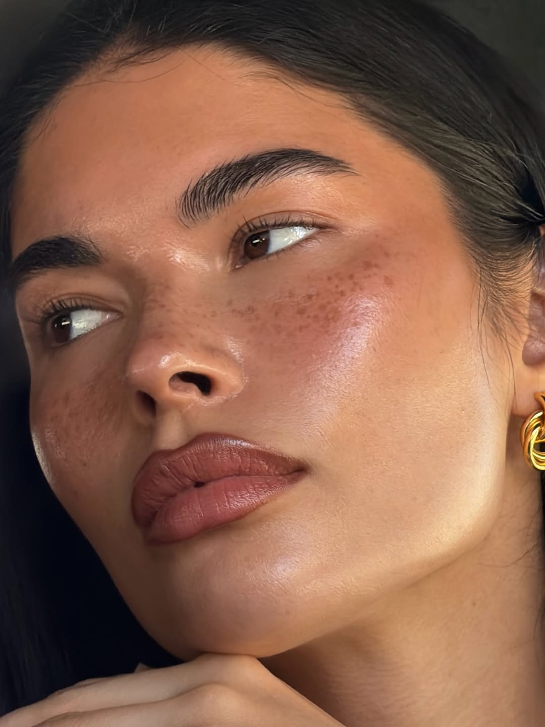 Τα καλύτερα καφέ μολύβια χειλιών για άψογο περίγραμμα και γεμάτο αποτέλεσμα 2