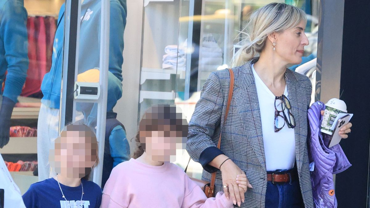 Ελεονώρα Μελέτη: Η σπάνια δημόσια εμφάνιση με την κόρη της – Το look που τράβηξε τα βλέμματα