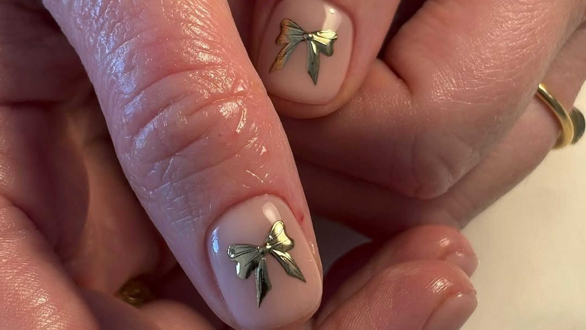 Ralph Lauren Christmas nails: Το πιο chic nail trend των γιορτών 1