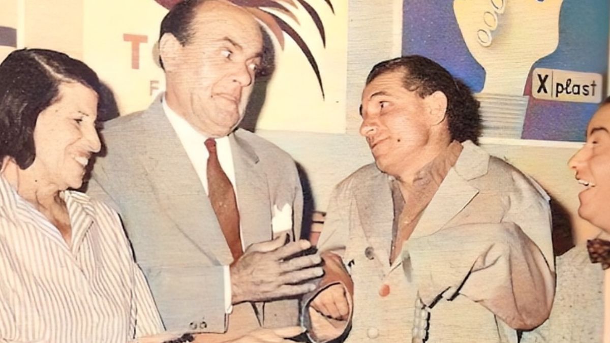 Η θιασαρχική τριάδα των Βασίλη Αυλωνίτη, Γεωργίας Βασιλειάδου και Νίκου Ρίζου με τον Κώστα Χατζηχρήστο το 1960 1