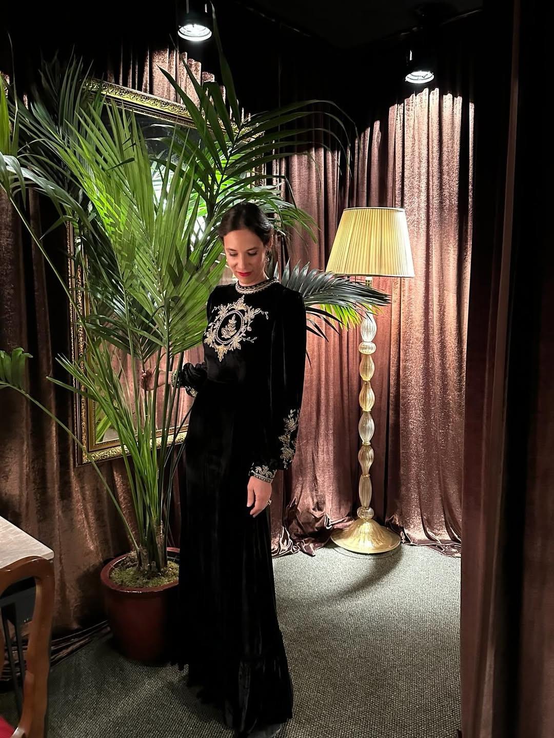 Μαρία Ολυμπία και Τατιάνα Σάντο Ντομίνγκο: Φόρεσαν το βελούδο στη μοντέρνα, boho εκδοχή του 2