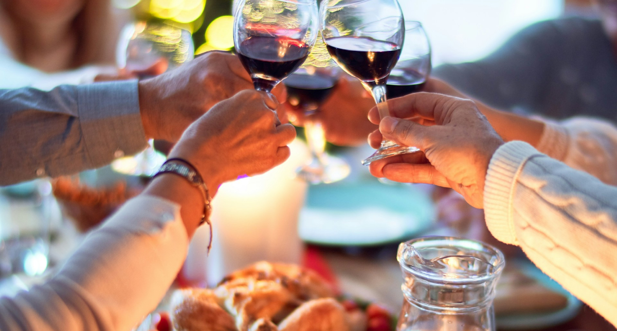 Οδηγός επιβίωσης στο χριστουγεννιάτικο τραπέζι χωρίς να μισήσετε τους συγγενείς σας 1