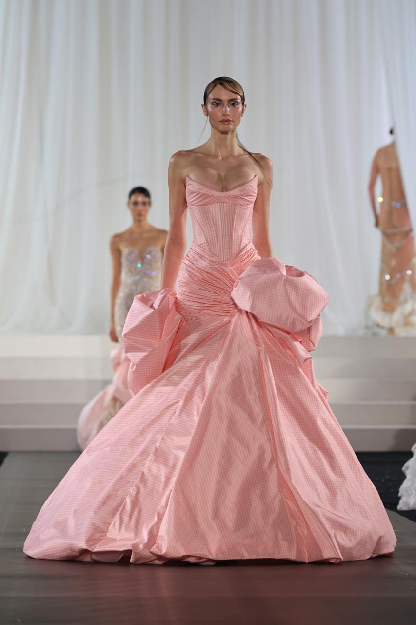 Η Celia Kritharioti κατέκτησε ξανά το Παρίσι με ένα εντυπωσιακό show υψηλής ραπτικής – Το Grace ήταν εκεί 5