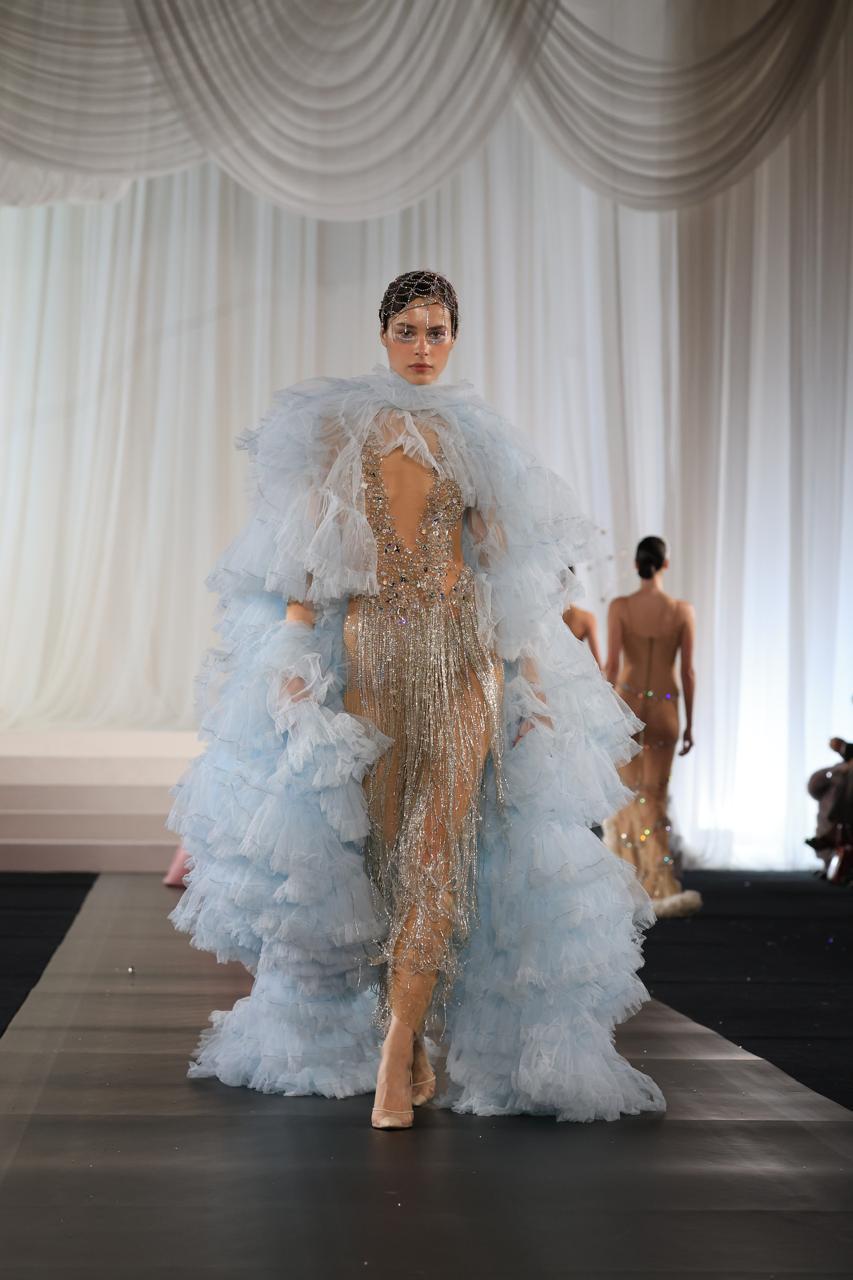 Η Celia Kritharioti κατέκτησε ξανά το Παρίσι με ένα εντυπωσιακό show υψηλής ραπτικής – Το Grace ήταν εκεί 3