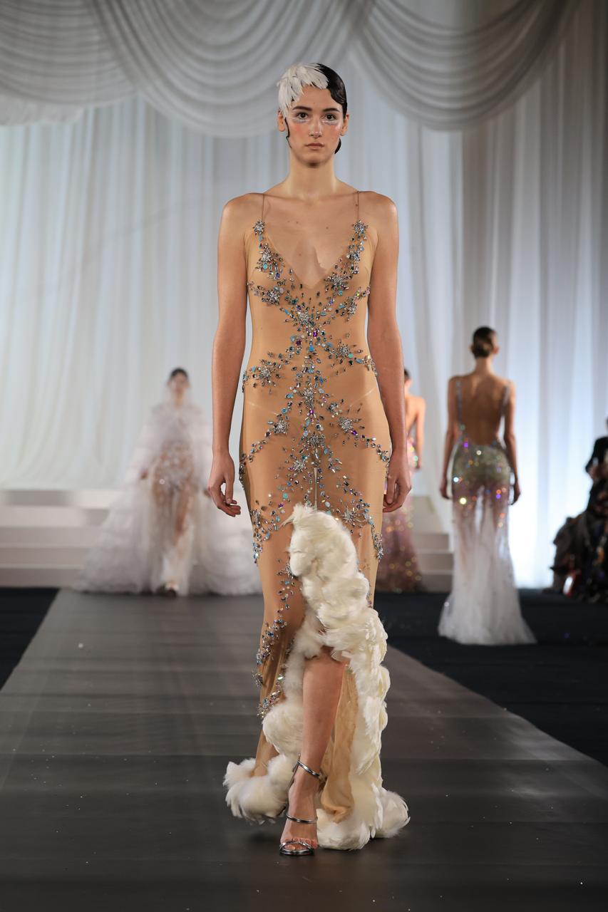 Η Celia Kritharioti κατέκτησε ξανά το Παρίσι με ένα εντυπωσιακό show υψηλής ραπτικής – Το Grace ήταν εκεί 2