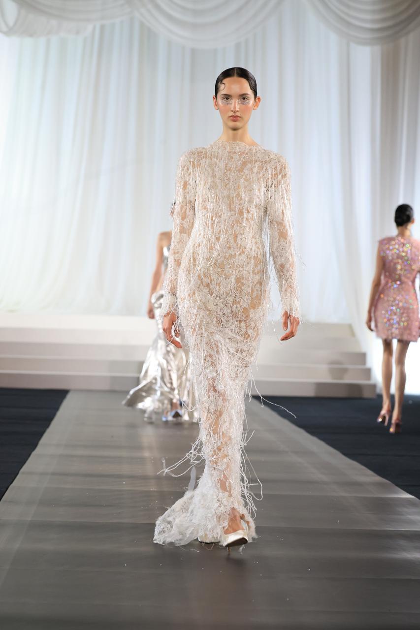 Η Celia Kritharioti κατέκτησε ξανά το Παρίσι με ένα εντυπωσιακό show υψηλής ραπτικής – Το Grace ήταν εκεί 7