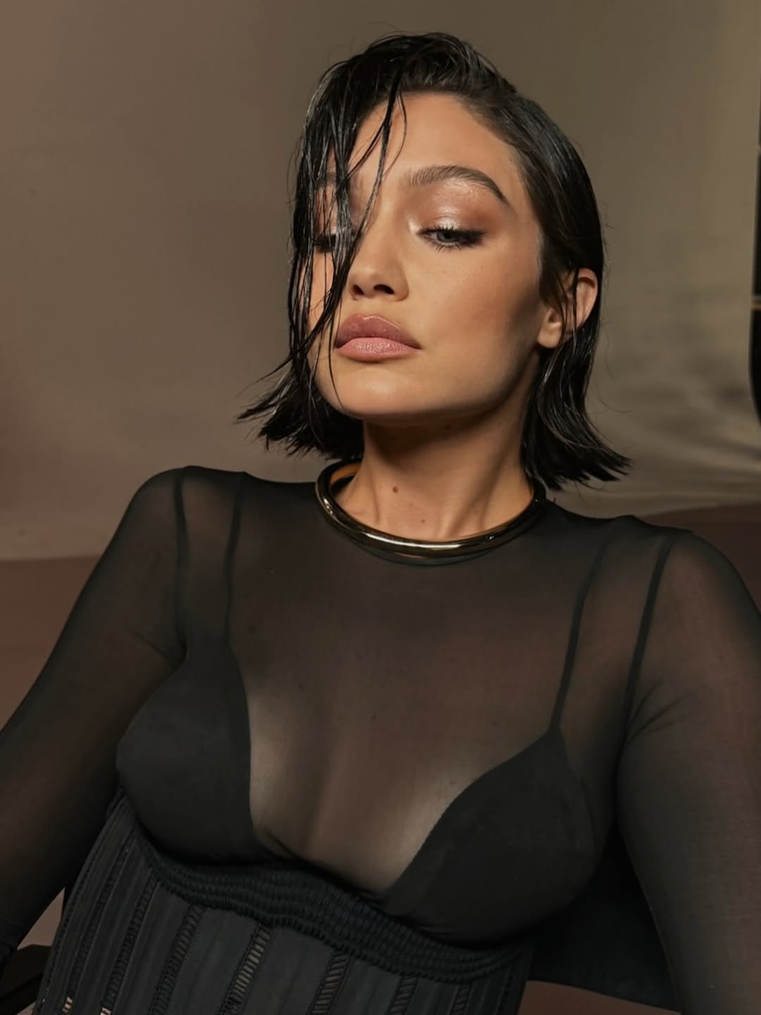 Τέλος το ξανθό για τη Gigi Hadid – Ο Δημήτρης Γιαννέτος πίσω από το νέο look 5