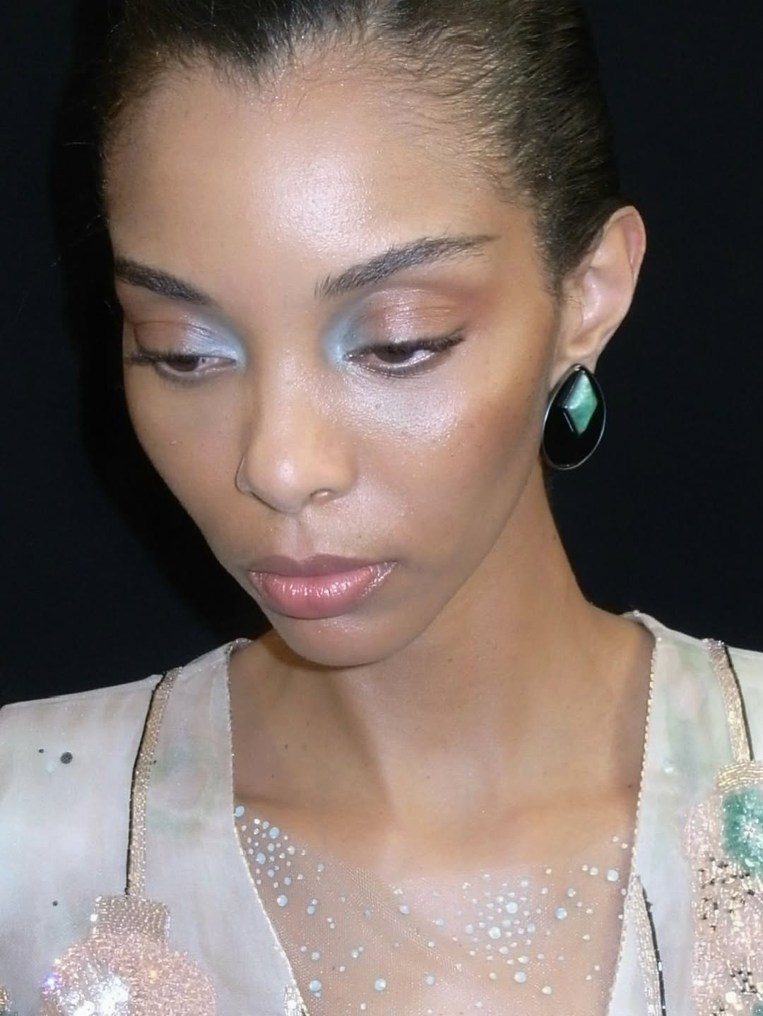 Giorgio Armani Privé Couture SS26: Το μακιγιάζ ματιών που έφερε φρεσκάδα στην πασαρέλα 5