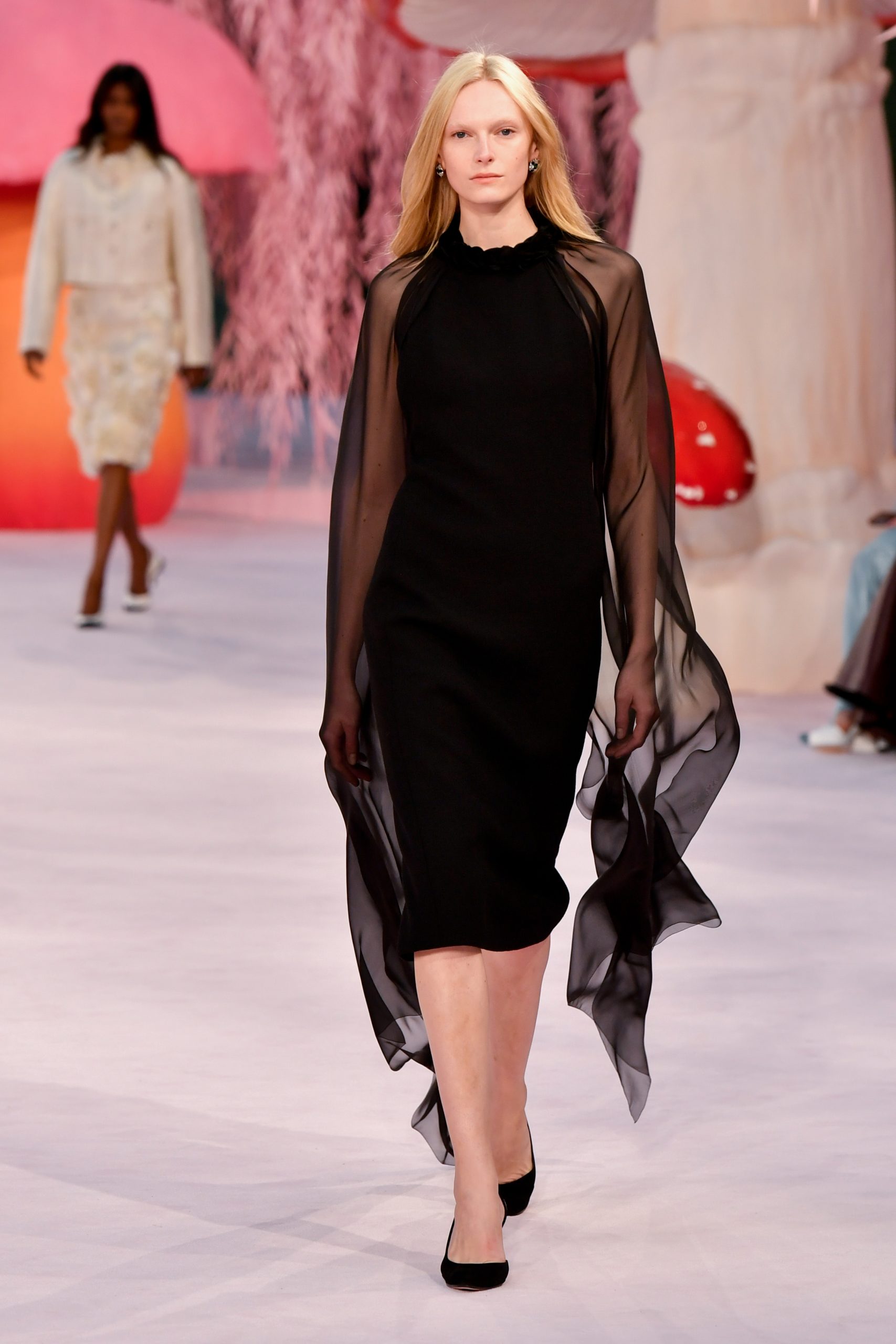 Chanel: Ο Matthieu Blazy στην πρώτη του συλλογή υψηλής ραπτικής στρέφεται στην τέχνη της αφαίρεσης 4