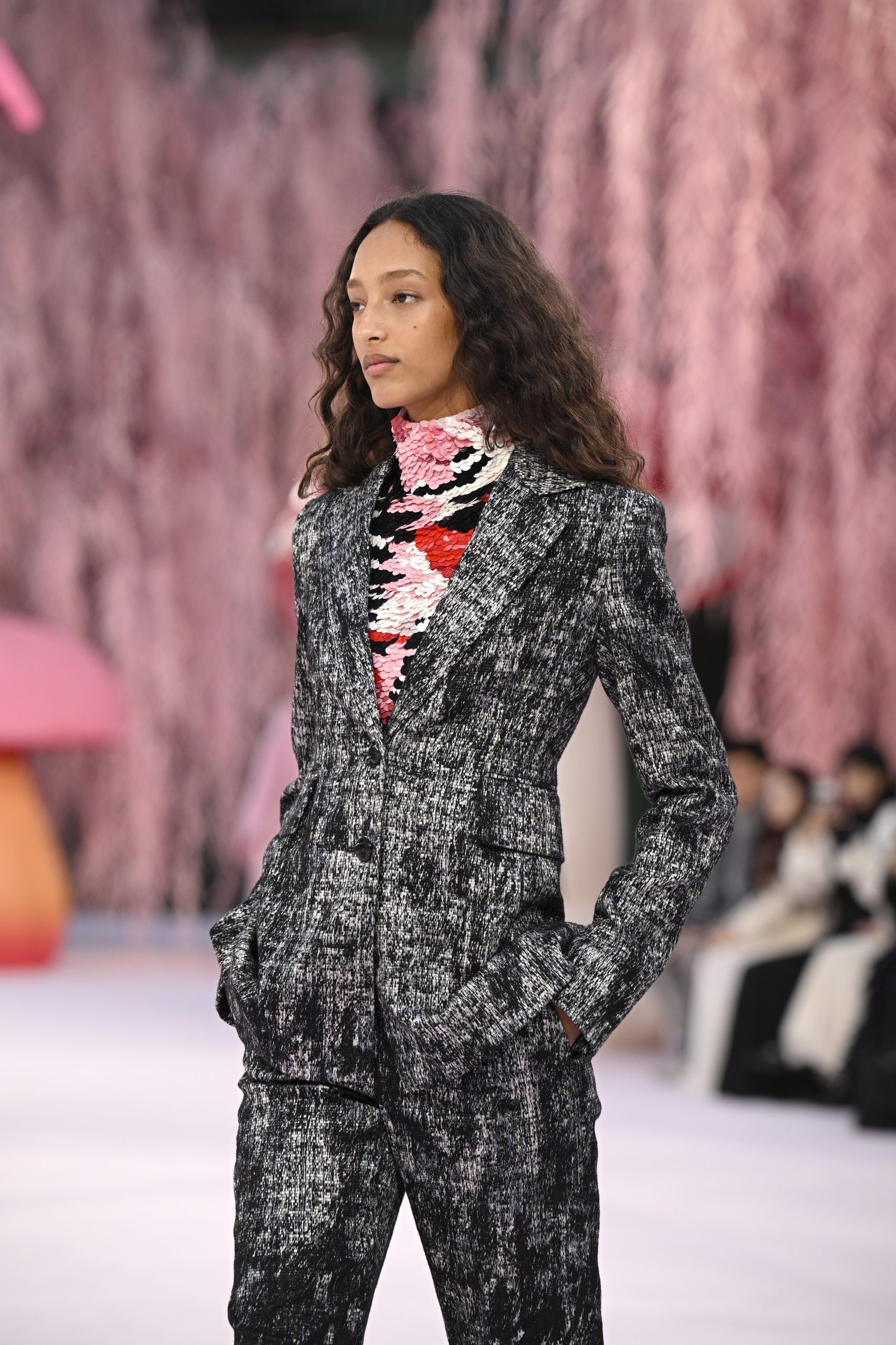 Chanel Haute Couture: Η “γυμνή” ομορφιά στο επικέντρο 6