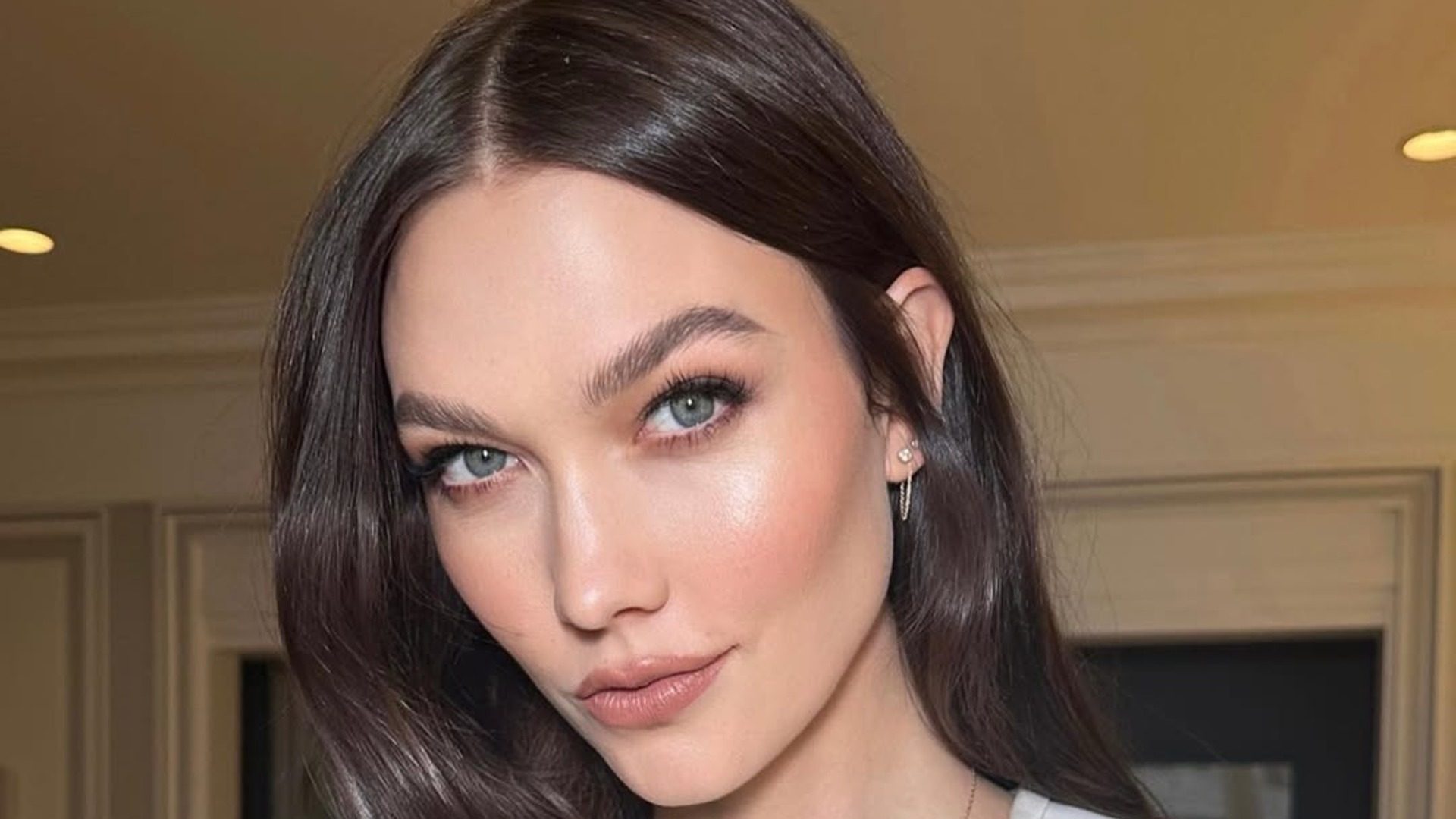 8 hacks για τέλεια και λαμπερά μαλλιά κάθε μέρα 1