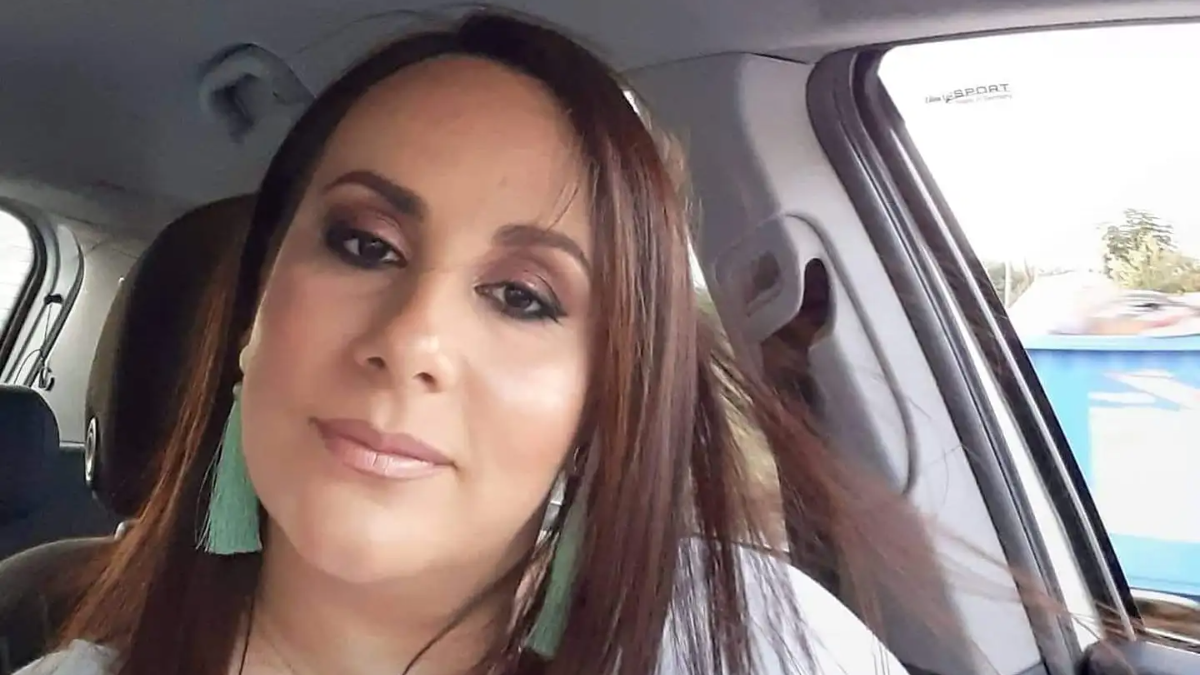 «Να είχα φύγει εγώ και να ζούσε η γυναίκα μου» – Συγκλονίζει ο σύζυγος της Βασιλικής που έχασε τη ζωή της στη «Βιολάντα»