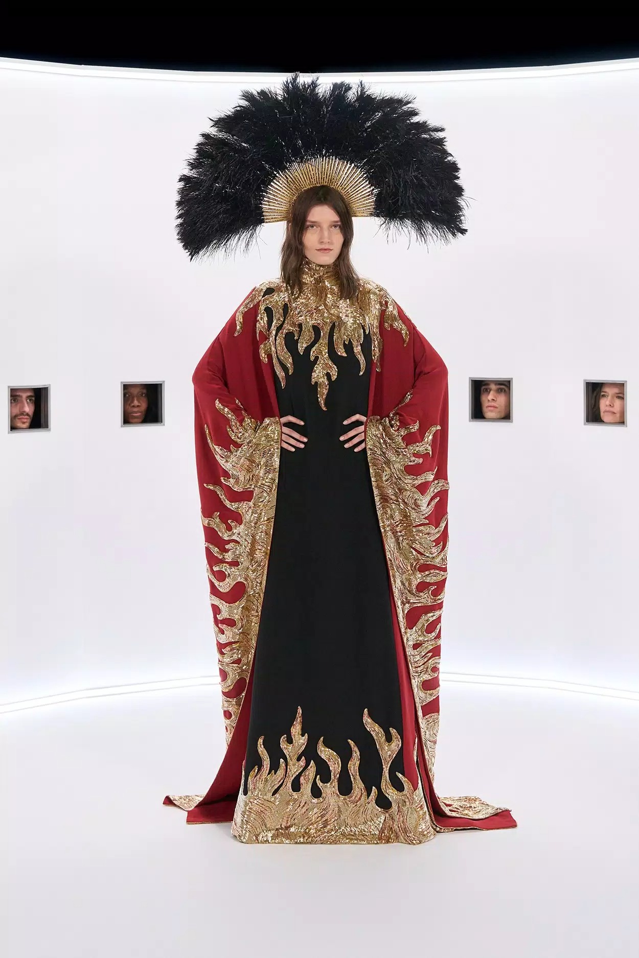 Valentino: Ο Alessandro Michele έστησε ένα από τα πιο φανταστικά shows της χρονιάς 8