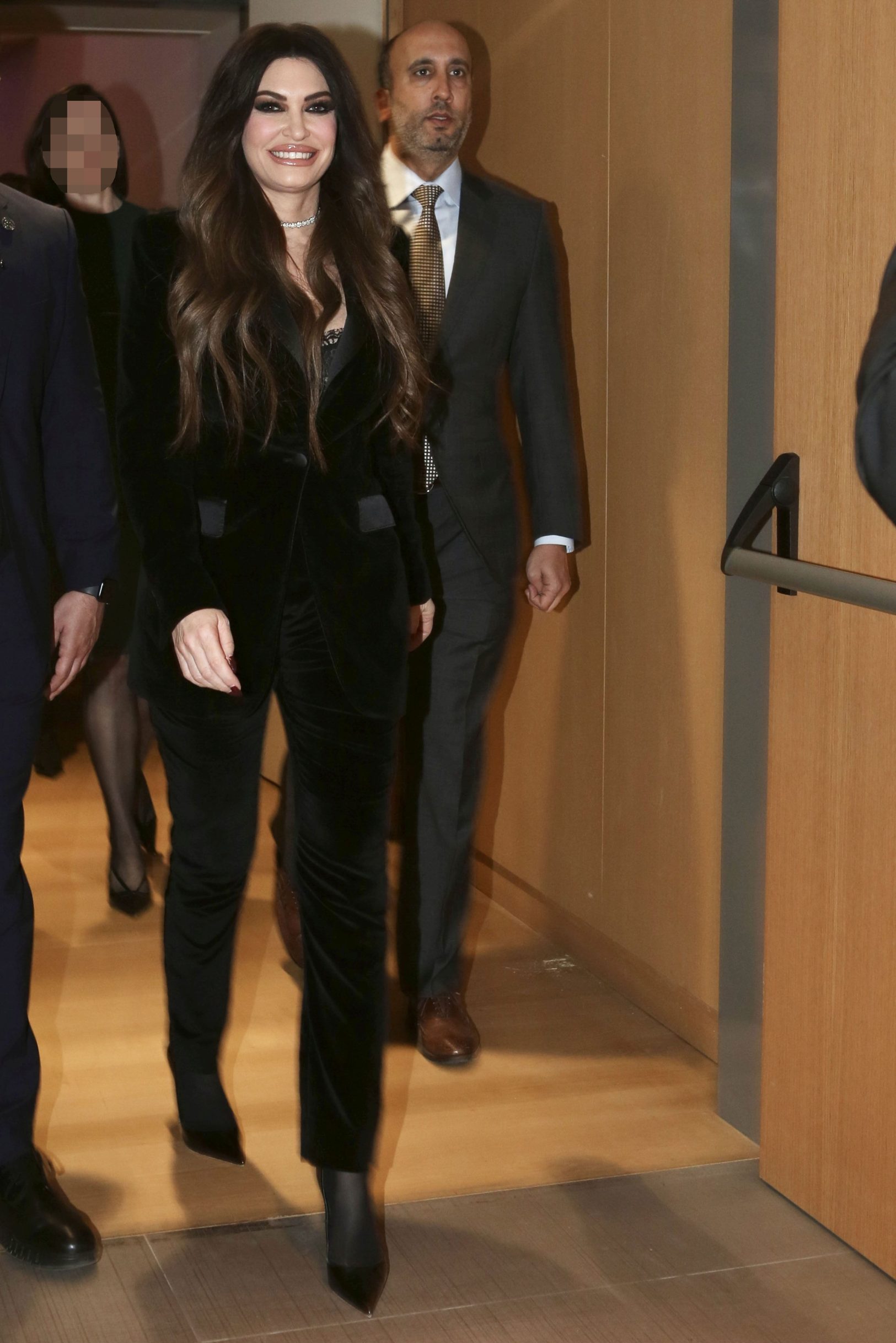 Kimberly Guilfoyle: Το στοιχείο επάνω της που φώναζε “Old Money” 2