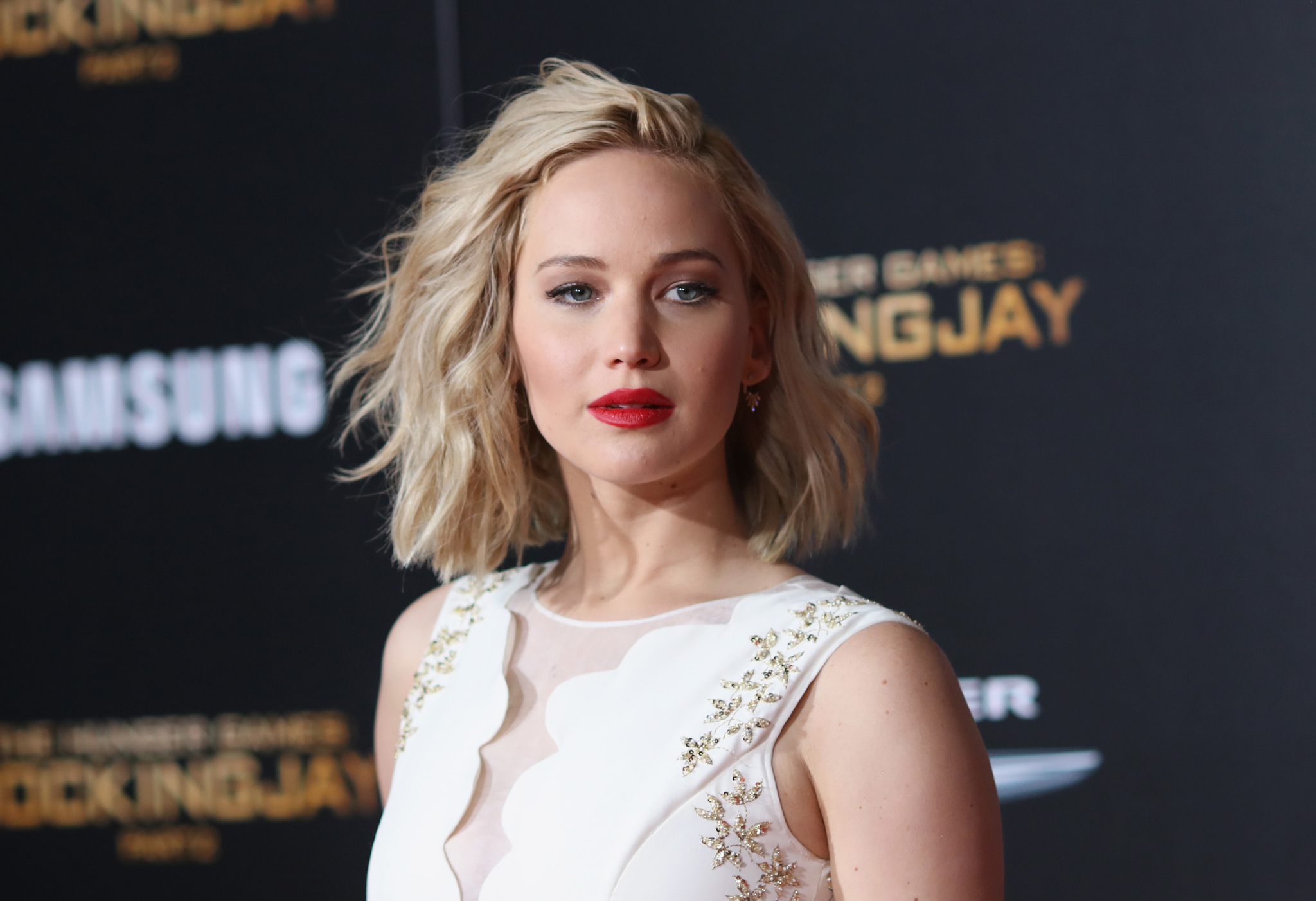 Η Jennifer Lawrence για τη μητρότητα και την επιλόχειο κατάθλιψη: «Ένιωθα σαν να με κυνηγούσε μια τίγρη καθημερινά»