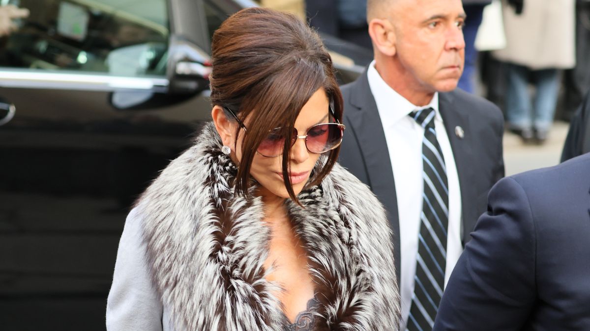 Το παρ’ ολίγον ατύχημα της Lauren Sanchez στην Paris Fashion Week που κάνει το γύρο του διαδικτύου 1