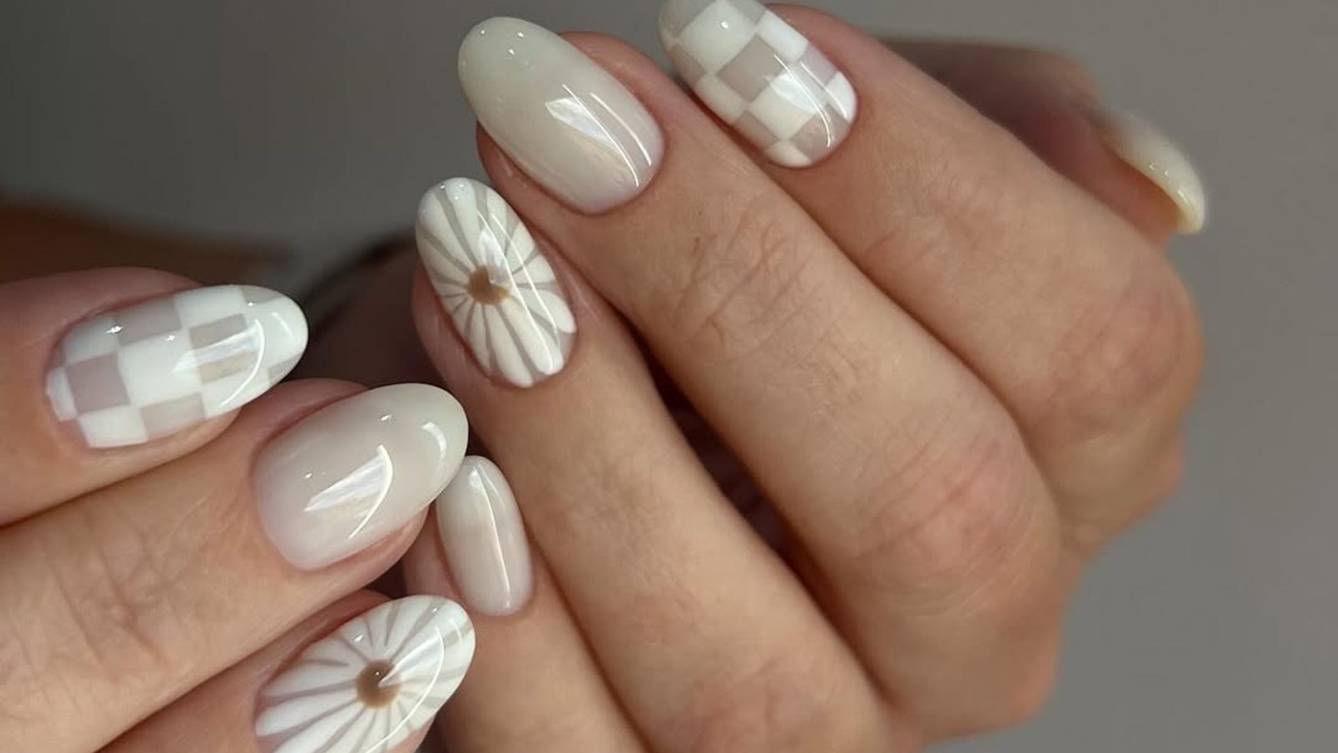4 nail trends που θα βλέπετε ξανά και ξανά 1