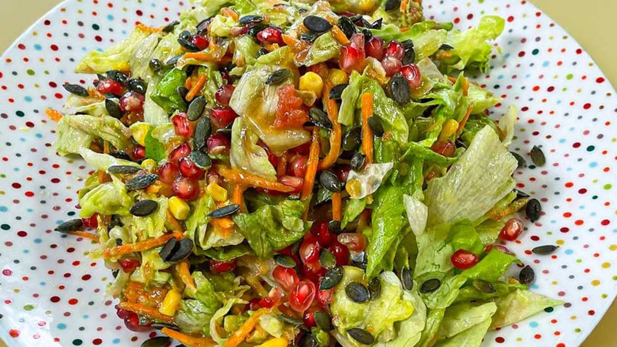 Εύκολη, θρεπτική και αντιοξειδωτική- Η καλύτερη σαλάτα για αποτοξίνωση μετά τις γιορτές 1