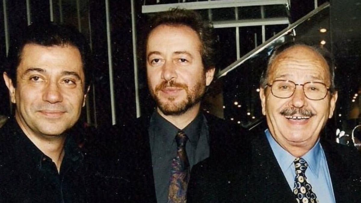 Οι πρωταγωνιστές: Ο Δάνης Κατρανίδης και ο Γρηγόρης Βαλτινός μαζί με τον Βαγγέλη Λειβαδά, τη δεκαετία του 1990 1