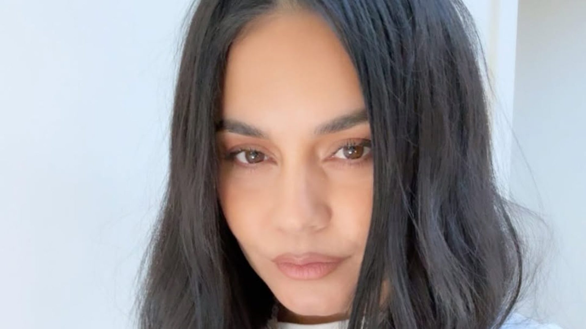 Vanessa Hudgens: Συνδύασε δύο nail trends και πέτυχε το πιο όμορφο μανικιούρ 1