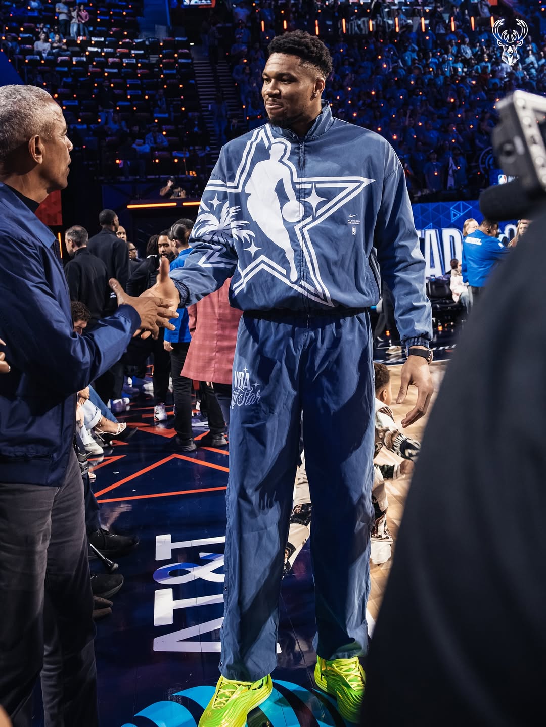 «Συνάντηση Κορυφής»: Ο Γιάννης Αντετοκούνμπο συζητάει με τον Μπαράκ Ομπάμα 3