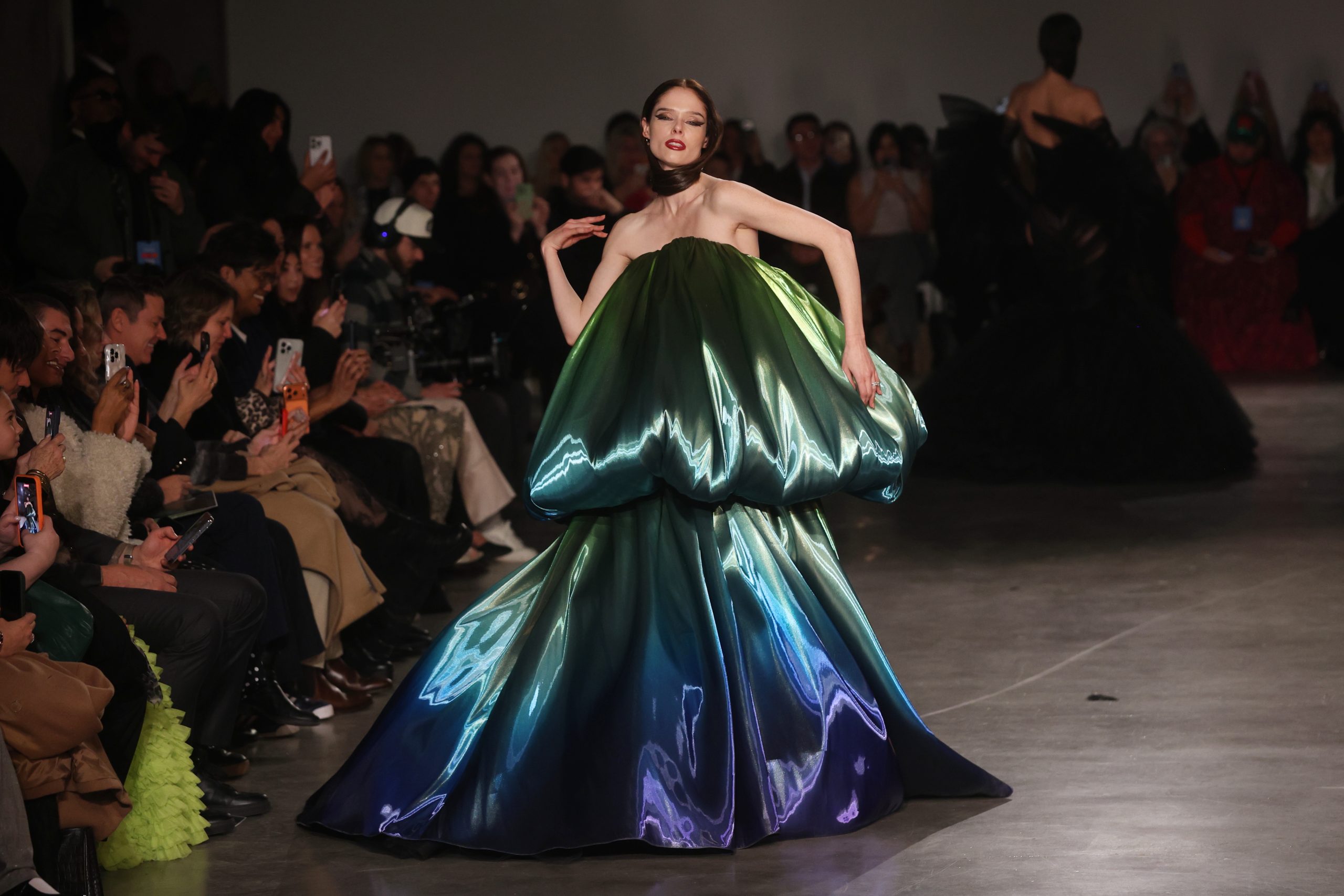 Coco Rocha: Παρέδωσε μαθήματα μόντελινγκ με την εμφάνισή της στο show Christian Siriano