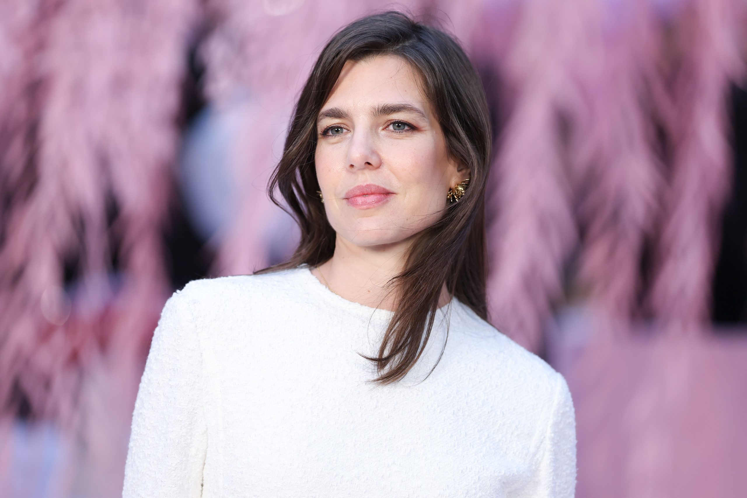 Η Charlotte Casiraghi υπογράφει το πρώτο της βιβλίο και μιλά για όσα τη διαμόρφωσαν – Οι απώλειες και οι ρωγμές της ζωής της 1