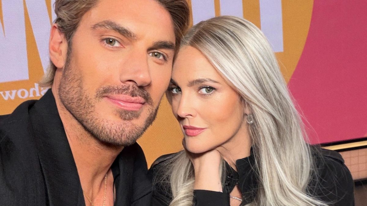 Η Drew Barrymore τόλμησε μια απίστευτη αλλαγή στα μαλλιά της: Τα έκανε γκρι και δείχνει νεότερη από ποτέ!