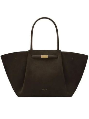 6 κομψά basics που θα φοράτε στο γραφείο όλη την άνοιξη 11