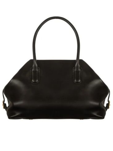 6 κομψά basics που θα φοράτε στο γραφείο όλη την άνοιξη 10