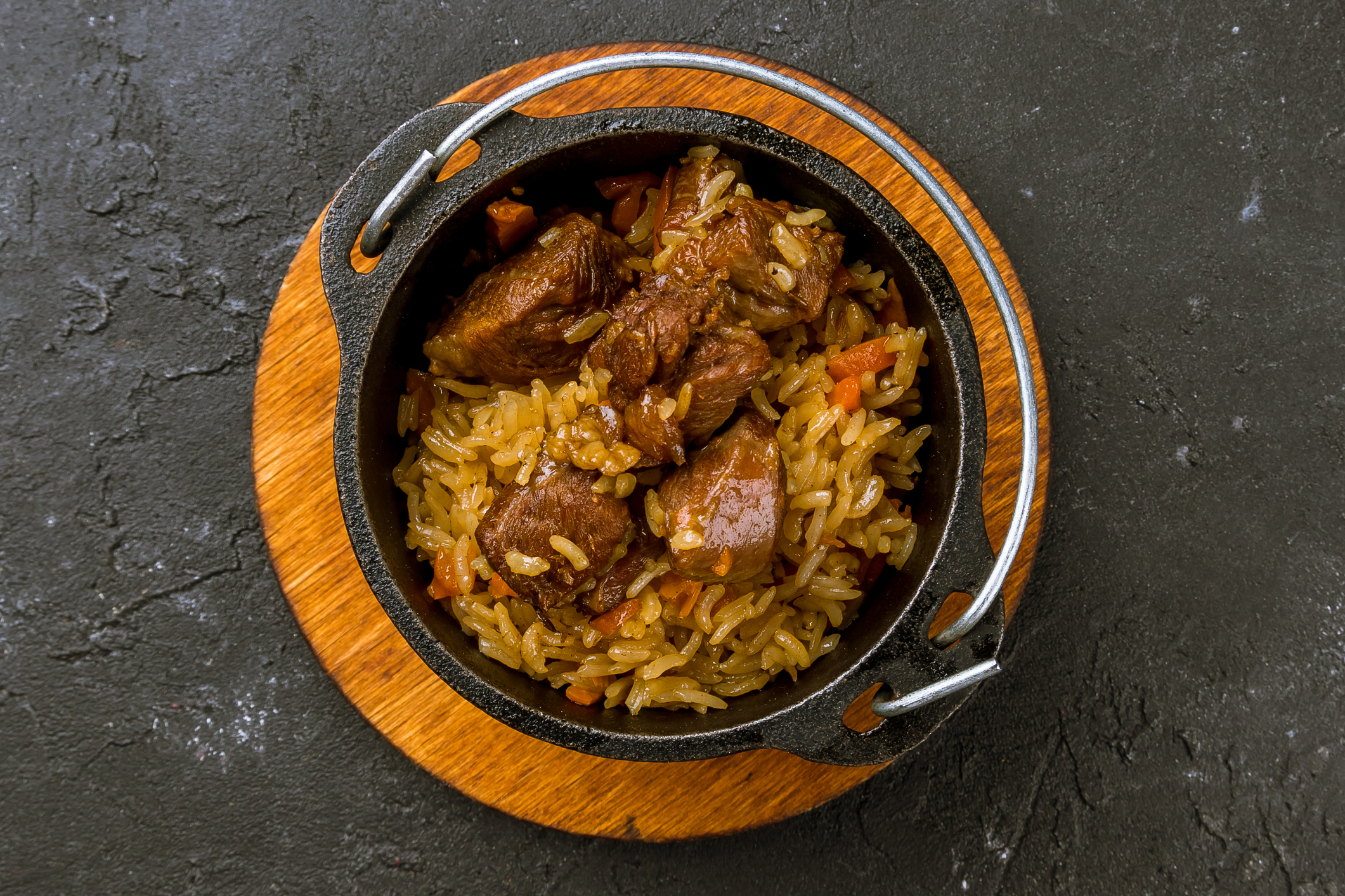 Γιατί αναζητάμε διακαώς comfort food τις ημέρες με βροχή (και όχι μόνο); Η επιστήμη απαντά 2