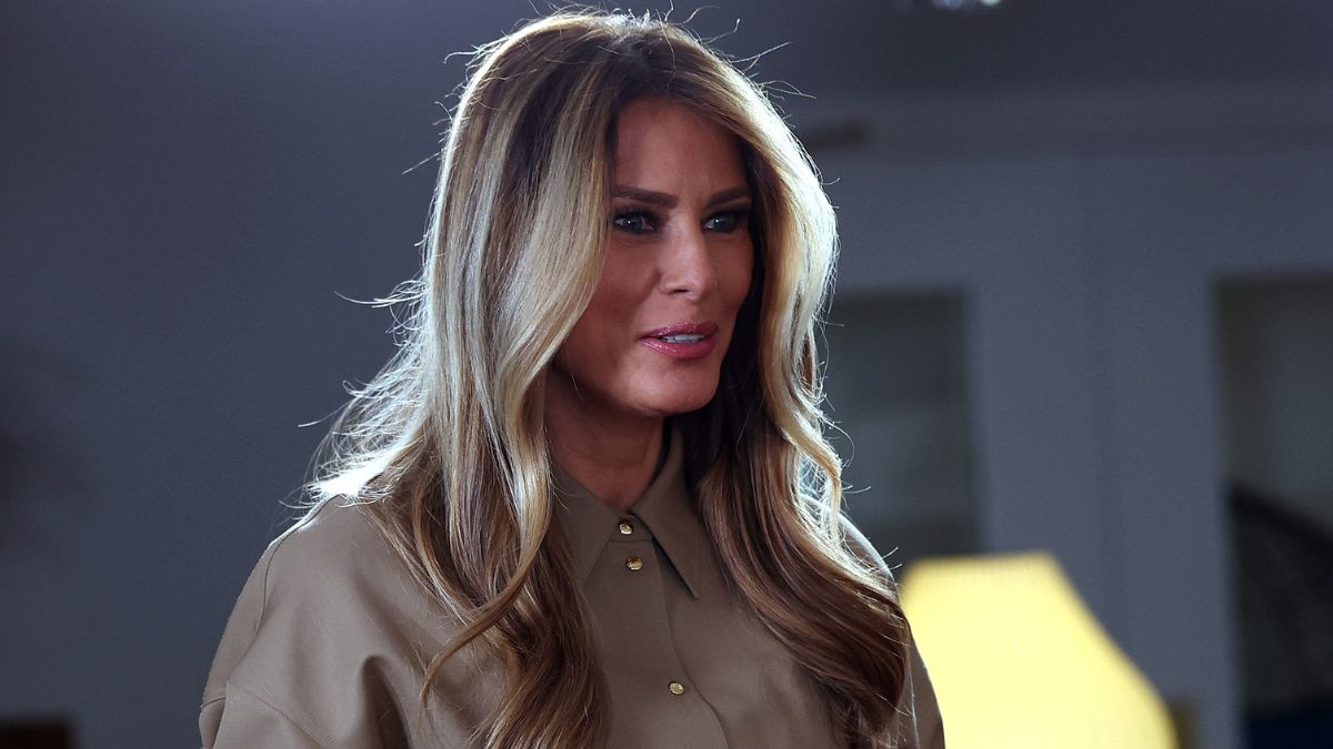 Melania Trump: Το κομψό twist που απογείωσε το utility look της 1