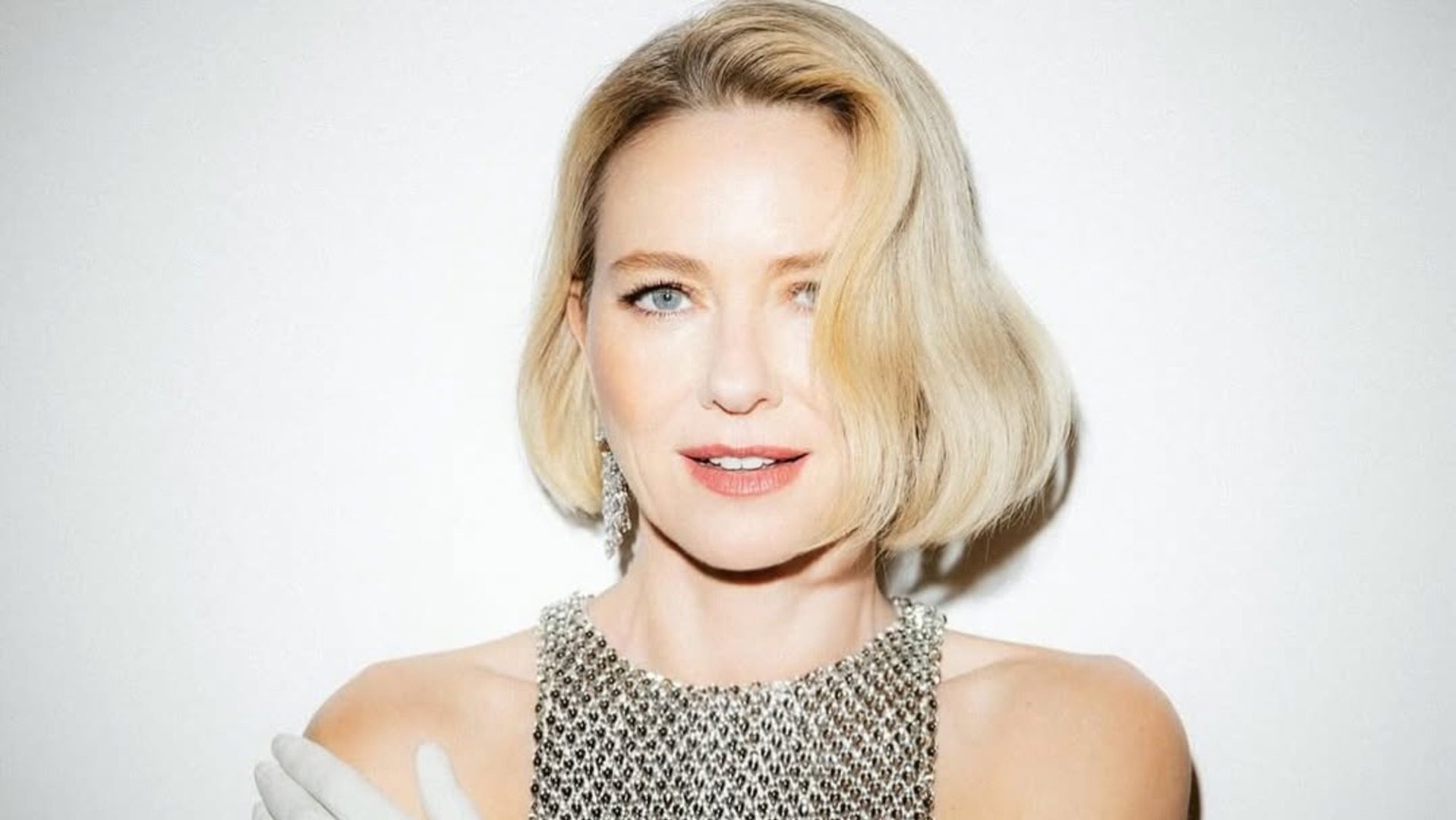 Η Naomi Watts ήταν υπέρλαμπρη στην πρεμιέρα της ταινίας Love Story 1