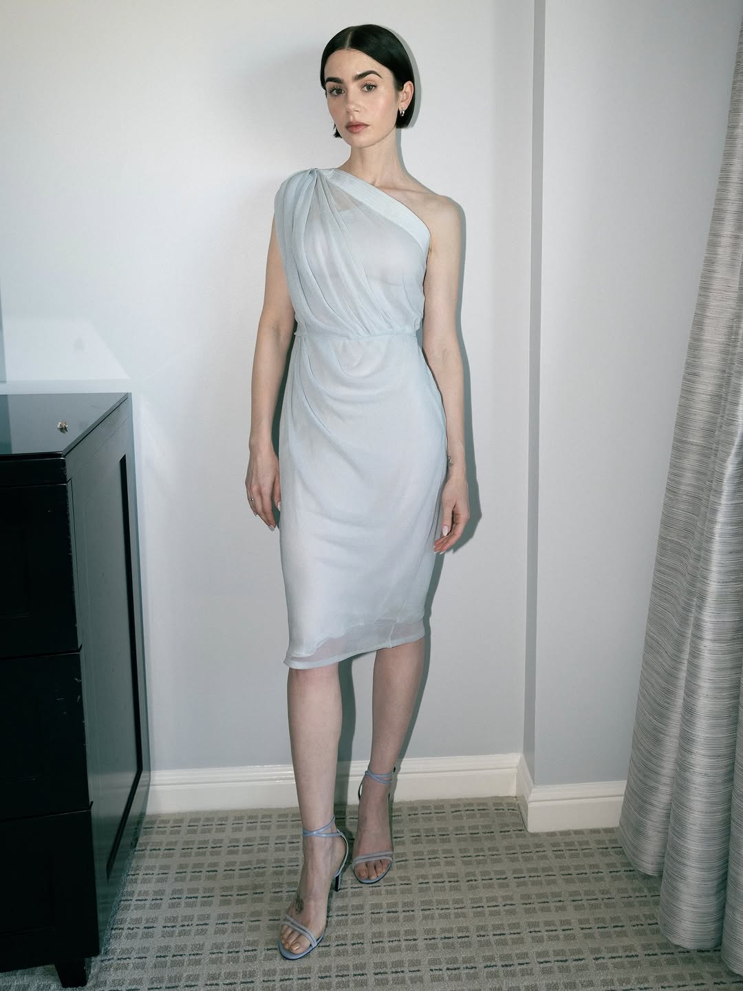 Lily Collins: Το ανανεωμένο καρέ της είναι η απόλυτη έμπνευση για κοντά μαλλιά 4