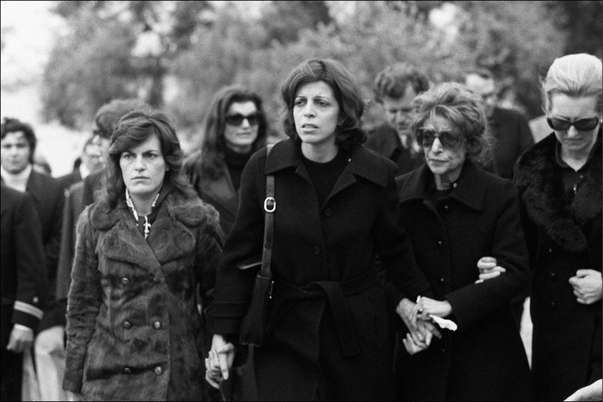 Αριστοτέλης Ωνάσης: Η μεγάλη σύγκρουση Χριστίνας και Τζάκι στην κηδεία του Έλληνα Κροίσου 1