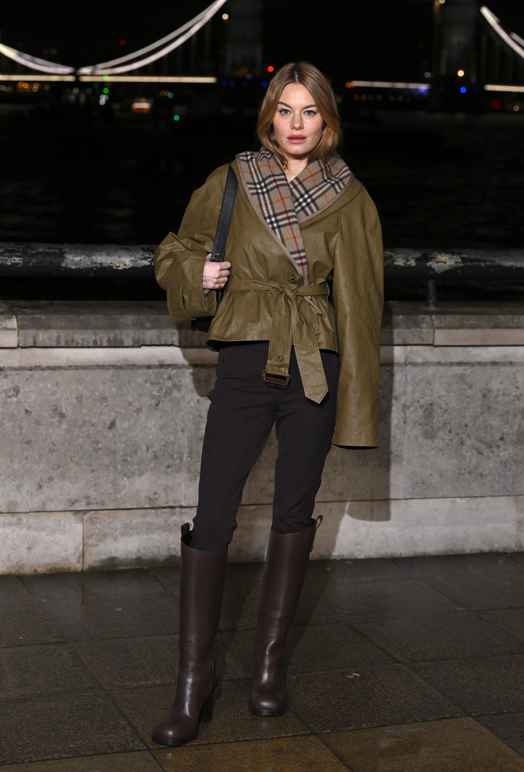 Camille Rowe: Η πρώτη δημόσια εμφάνιση μετά τη γέννηση του παιδιού της με τον Τεό Νιάρχο 2