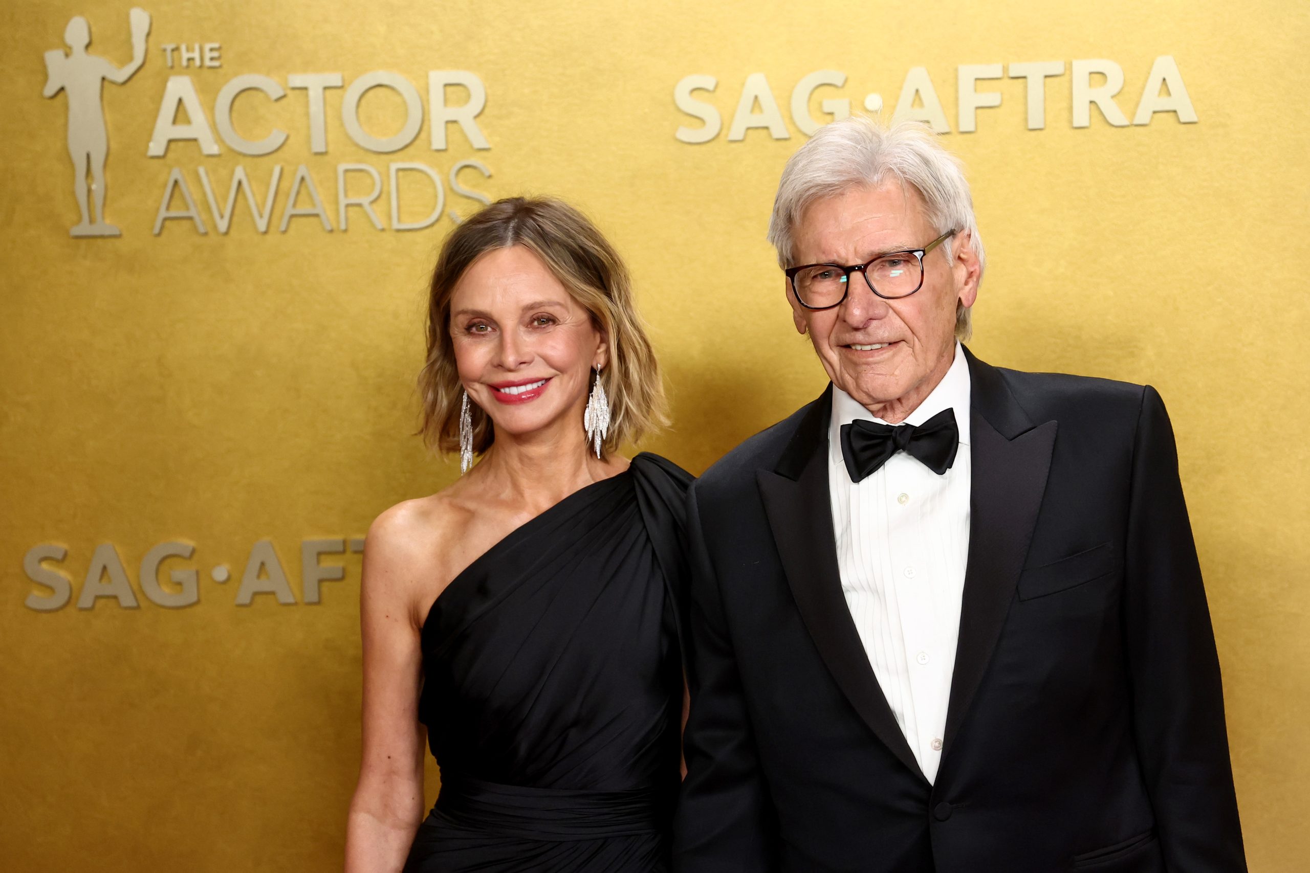 Harrison Ford: Η σπάνια εμφάνιση με τη σύζυγό του, τα φιλιά στο κόκκινο χαλί και η συγκίνηση της βράβευσης 1